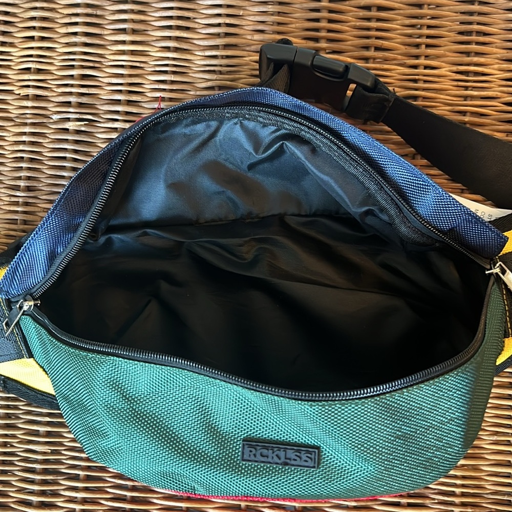NWT PAC SUN Young & Reckless Sling Bag Fanny-Pack. Black Red & Green Seat-Belt - Picture 4 of 5